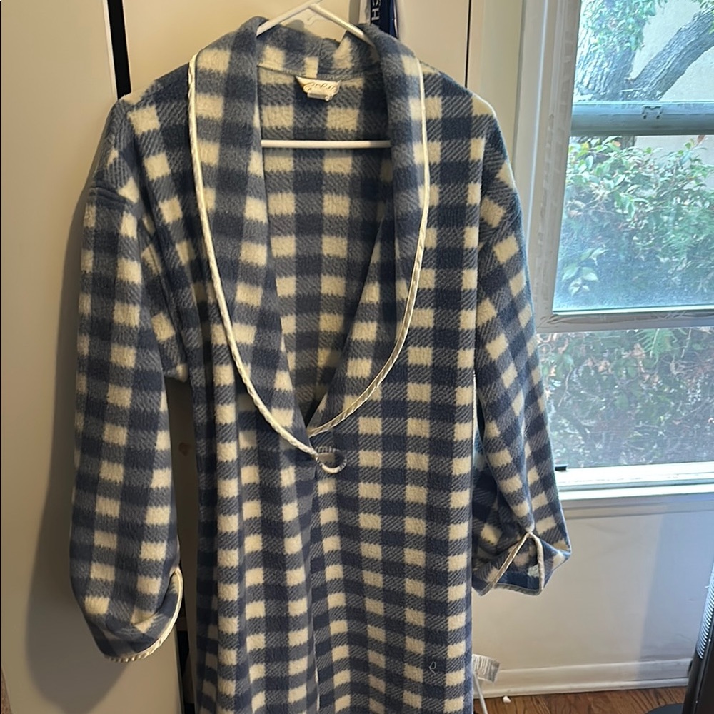 Cachet Cozy Blue and White Checkered Robe